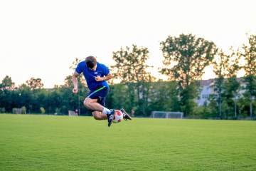 英格兰3-0哥斯达黎加，热身赛两连胜零封收官（配图示意）